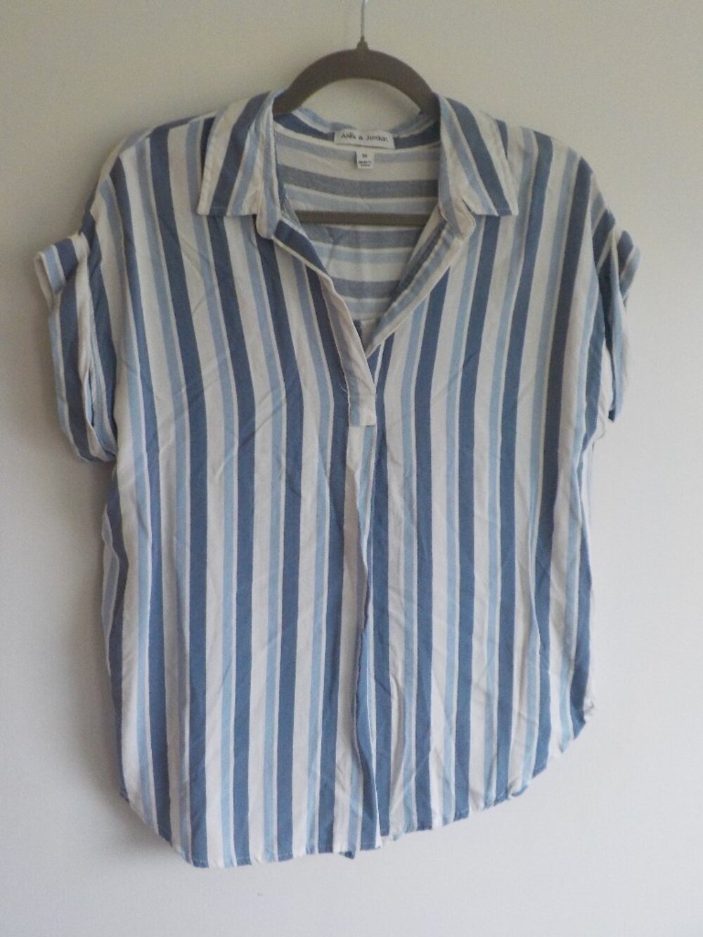 Alex & Jordan Blouse - Medium - Blue/White Stripe Sleeveless (2294)